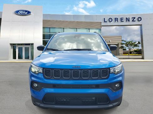 Used 2026 Jeep Compass Latitude AWD/4WD image 2