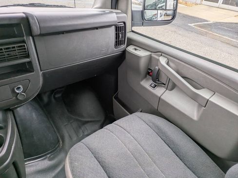 Used 2024 GMC Savana 2500 w/ Driver Convenience Package RWD image 16
