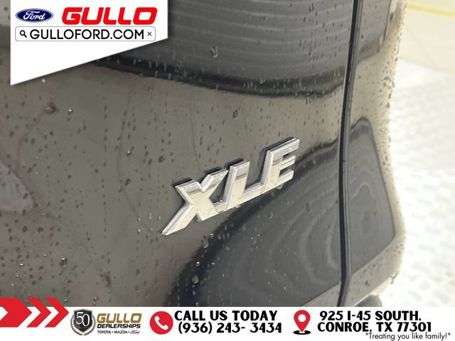 Used 2021 Toyota RAV4 XLE Premium FWD image 32