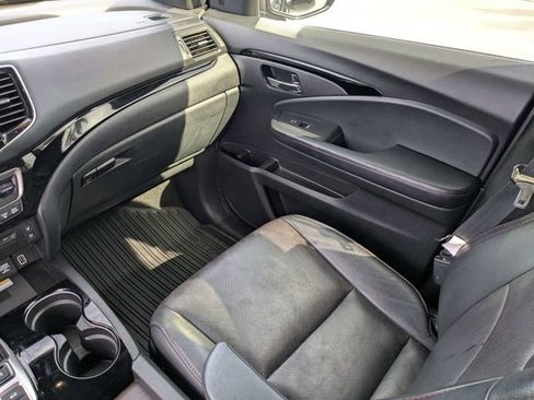 Used 2020 Honda Pilot Black Edition image 19