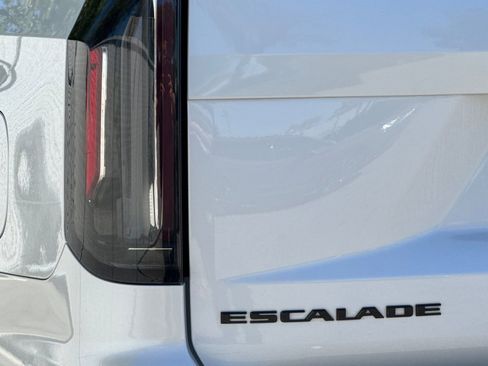 Used 2022 Cadillac Escalade ESV Sport Platinum w/ Heavy-Duty Trailer Package image 27