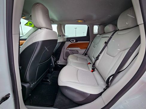 Certified 2022 Jeep Compass Limited image 30