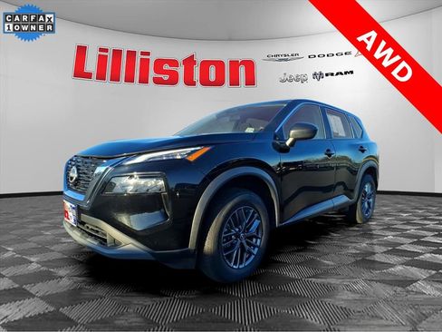 Used 2023 Nissan Rogue S image 2