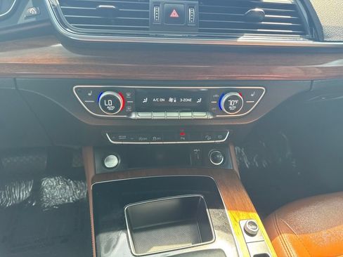 Used 2022 Audi Q5 2.0T Premium Plus AWD/4WD image 19