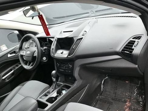 Used 2017 Ford Escape SE w/ Equipment Group 201A AWD/4WD image 12