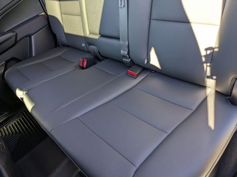 Used 2025 Chevrolet Colorado Z71 w/ Technology Package image 30