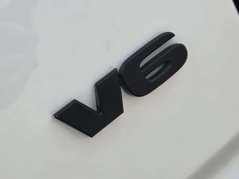 Used 2017 Toyota Tacoma TRD Sport AWD/4WD image 43