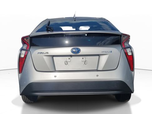 Used 2018 Toyota Prius Three image 8