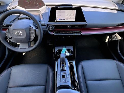 Used 2025 Toyota Prius Plug-In Hybrid image 13