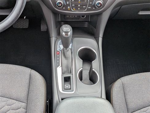 Used 2021 Chevrolet Equinox LT image 20