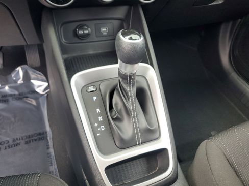 Used 2021 Hyundai Venue SE image 26