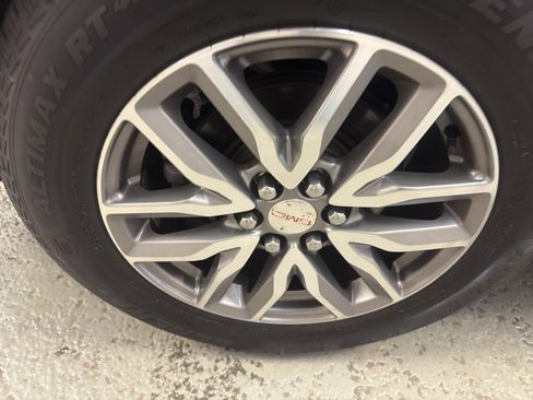 Used 2017 GMC Acadia SLE AWD/4WD image 35