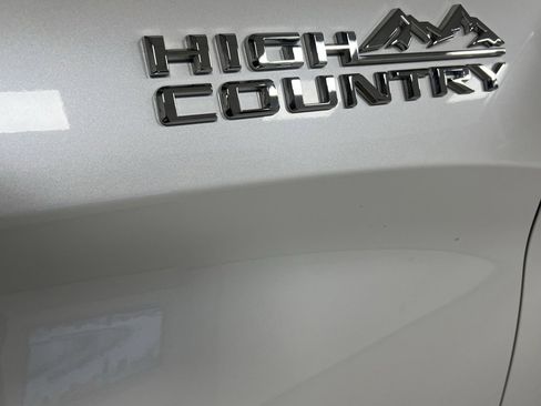 Used 2022 Chevrolet Silverado 1500 High Country image 16
