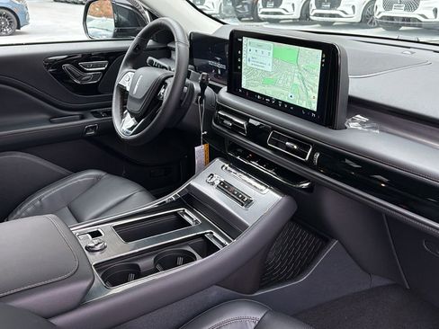 New 2026 Lincoln Aviator AWD image 5