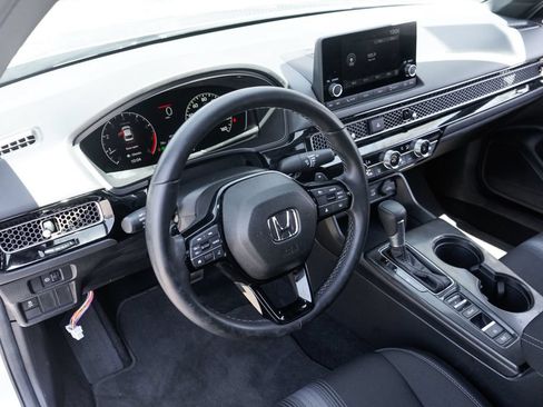 Used 2025 Honda Civic Sport image 17