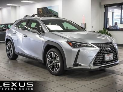 Certified 2025 Lexus UX 300h FWD w/ Accessory Package (Z2)
