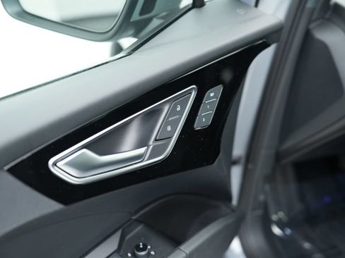 Used 2023 Audi Q4 e-tron Premium Plus w/ Premium Plus AWD/4WD image 8
