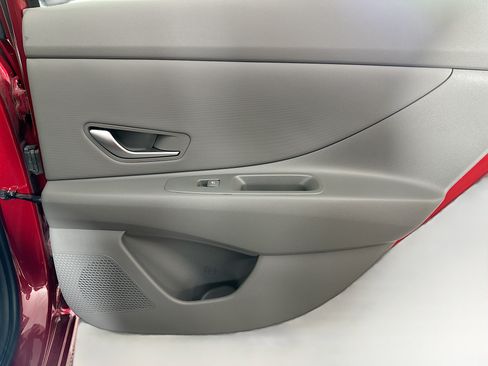 Used 2025 Hyundai Elantra SEL FWD image 30