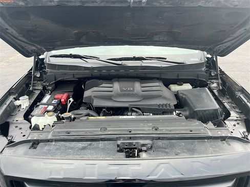 Used 2023 Nissan Titan SV w/ SV Convenience Package image 29