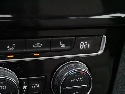 Used 2015 Volkswagen Golf TDI SEL FWD image 26