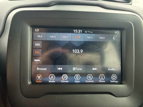 Used 2020 Jeep Renegade Trailhawk w/ Cold Weather Group AWD/4WD image 39