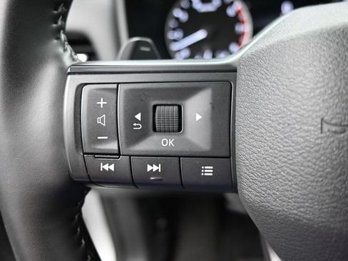 Used 2025 Nissan Rogue SV AWD/4WD image 28