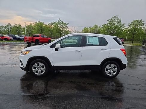 Used 2018 Chevrolet Trax LS FWD image 4
