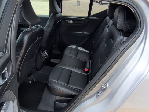 Used 2025 Volvo XC40 B5 Plus AWD/4WD image 33
