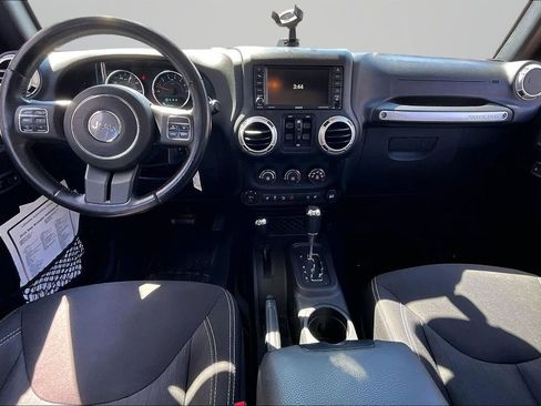 Used 2016 Jeep Wrangler Unlimited Sahara w/ Dual Top Group AWD/4WD image 7