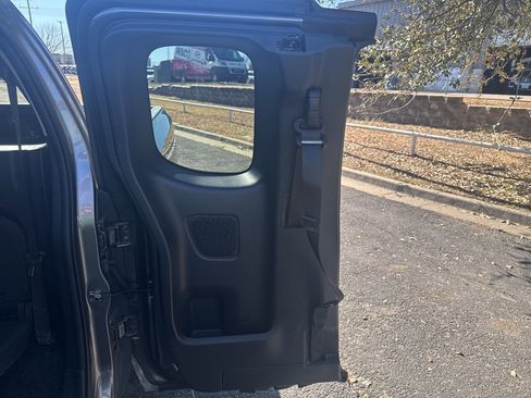 Used 2022 Nissan Frontier S image 24