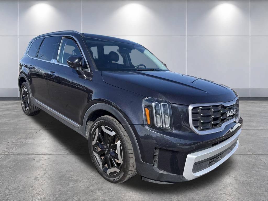 Used 2025 Kia Telluride S AWD/4WD image 3