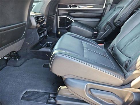 Used 2022 Jeep Wagoneer Series III w/ Premium Group I RWD image 20