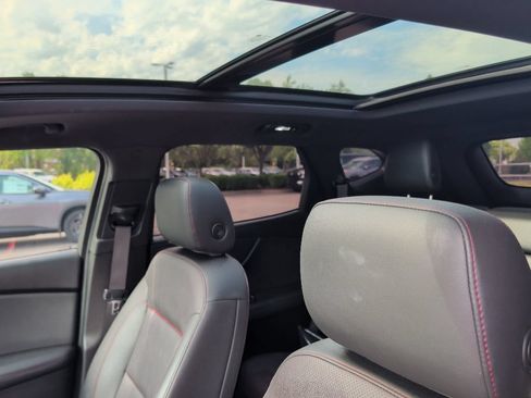 Used 2020 Chevrolet Blazer RS FWD image 3