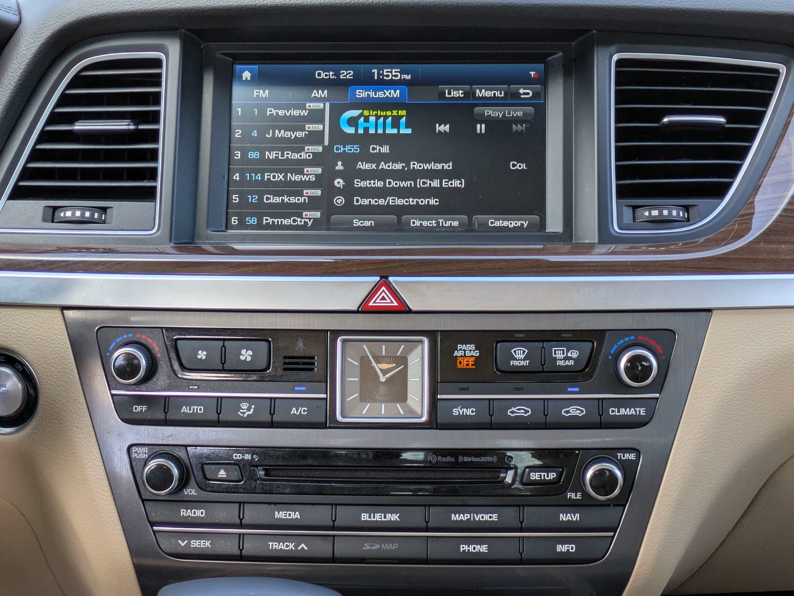 Used 2018 Genesis G80 3.8 RWD image 16