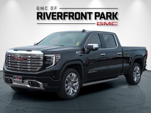 Used 2025 GMC Sierra 1500 Denali w/ Denali Reserve Package AWD/4WD image 7
