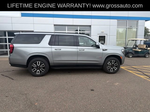 Used 2024 GMC Yukon XL AT4 w/ Technology Package AWD/4WD image 8