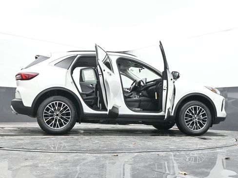 New 2026 Ford Escape SE image 74