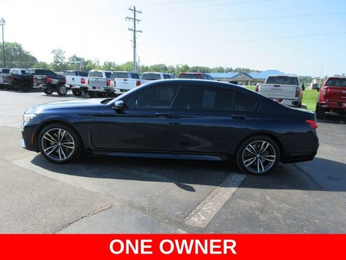 Used 2020 BMW 745e xDrive AWD/4WD image 9