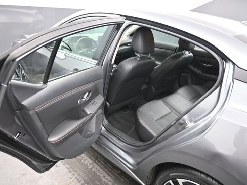 Used 2022 Nissan Sentra SR w/ Trunk Package image 16