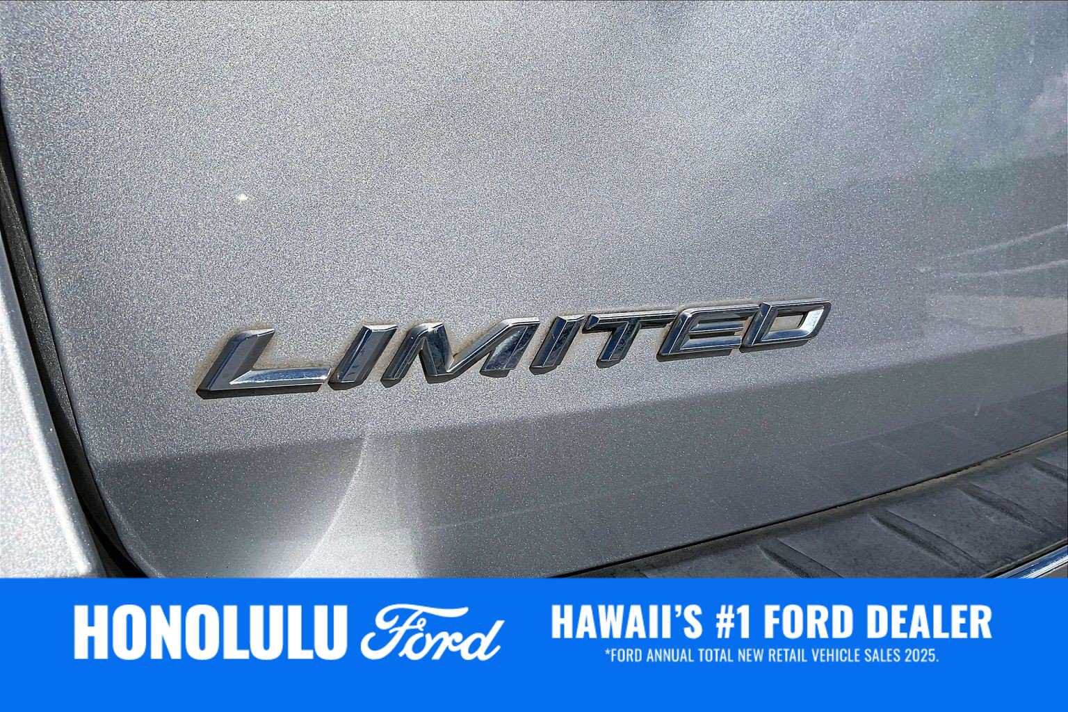 Used 2022 Ford Explorer Limited w/ Equipment Group 301A RWD image 7
