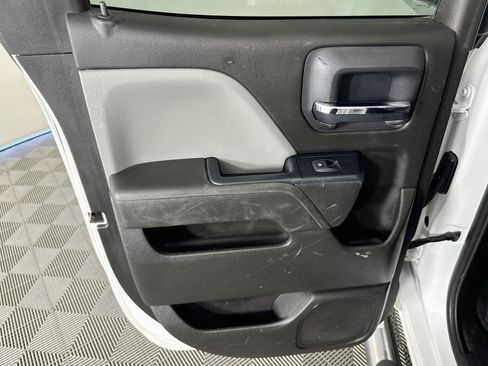 Used 2018 Chevrolet Silverado 1500 Custom w/ Custom Value Package AWD/4WD image 21