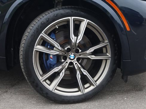 Used 2021 BMW X5 M50i image 17