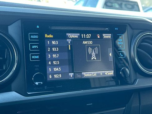 Used 2016 Toyota Tacoma TRD Sport image 16