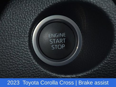 Used 2023 Toyota Corolla Cross XLE w/ Convenience Package AWD/4WD image 14