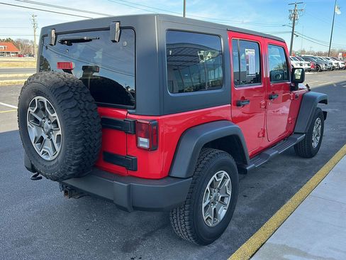 Used 2015 Jeep Wrangler Unlimited Rubicon w/ Connectivity Group image 5