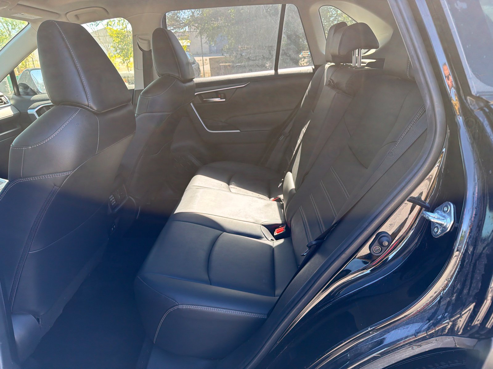 Used 2019 Toyota RAV4 XLE Premium w/ Cold Weather Package AWD/4WD image 10