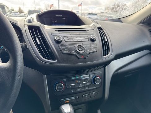 Used 2017 Ford Escape SE image 9