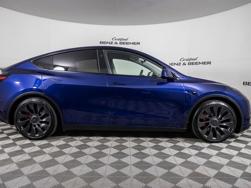 Used 2025 Tesla Model Y Performance image 4