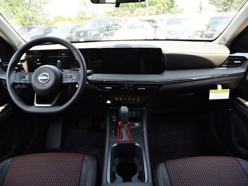 New 2025 Nissan Kicks SR image 8