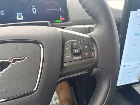 Used 2025 Ford Mustang Mach-E Premium image 32